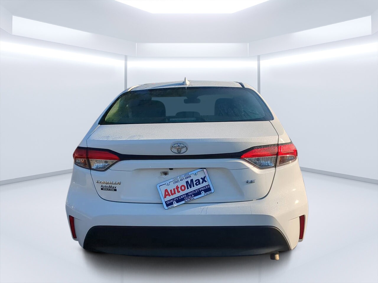 2023 Toyota Corolla LE photo 3