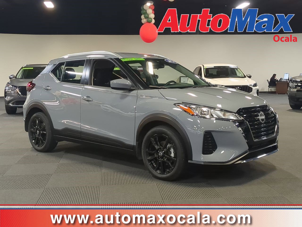 2024 Nissan Kicks SV's photo