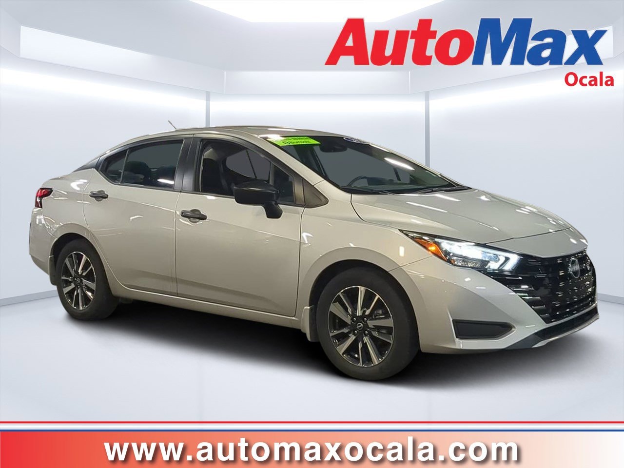 2025 Nissan Versa 1.6 S CVT's photo