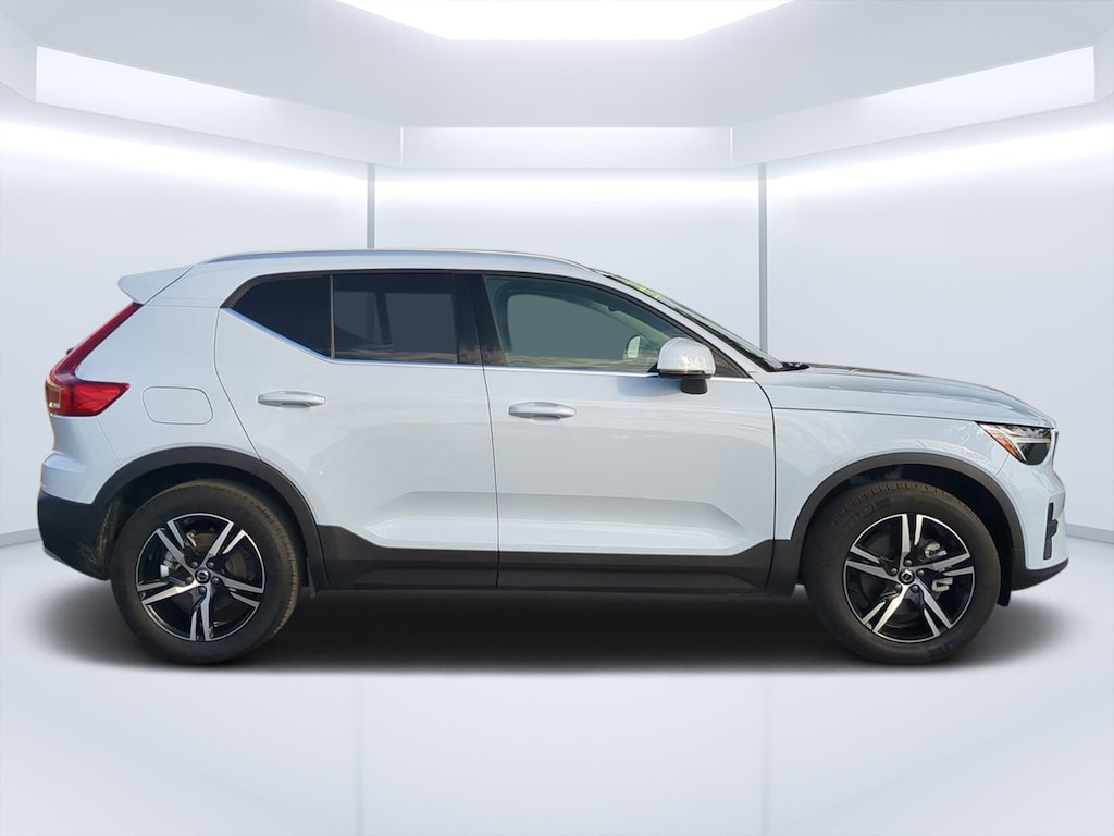 Used 2025 Volvo XC40 Core Bright Theme SUV