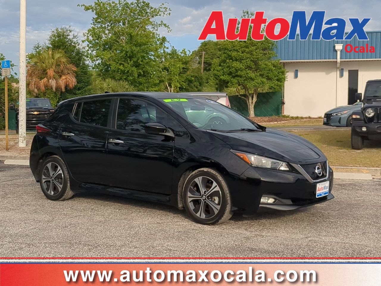 2022 Nissan LEAF SV