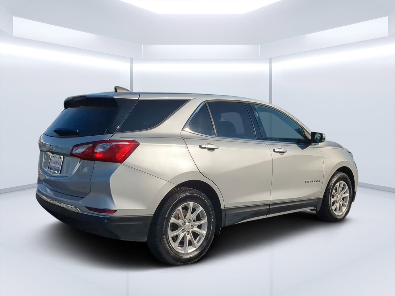 2018 Chevrolet Equinox LT photo 3