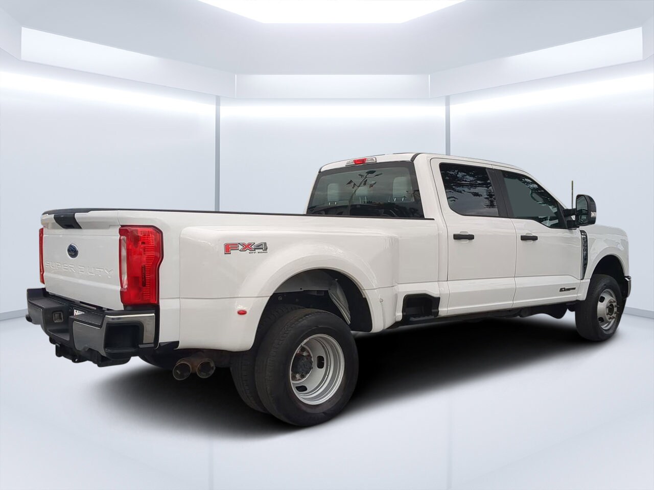2024 Ford F-350 XL photo 3