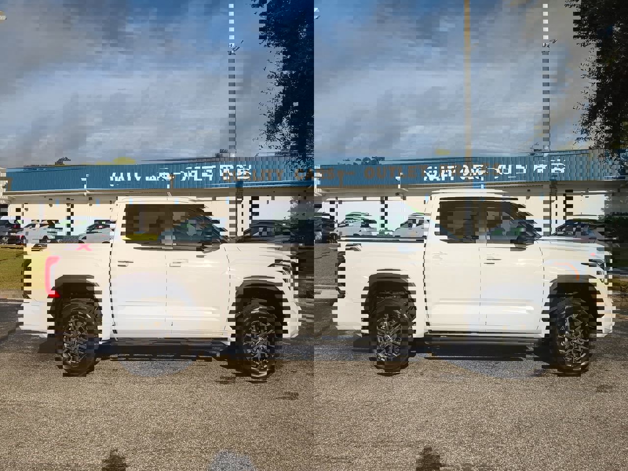 2024 Toyota Tundra SR5 photo 3