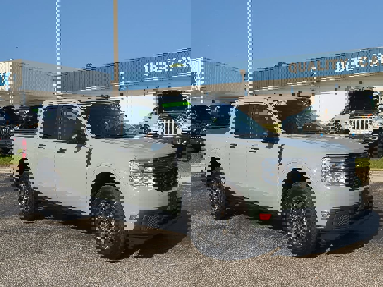 2022 Ford Maverick XLT photo 2