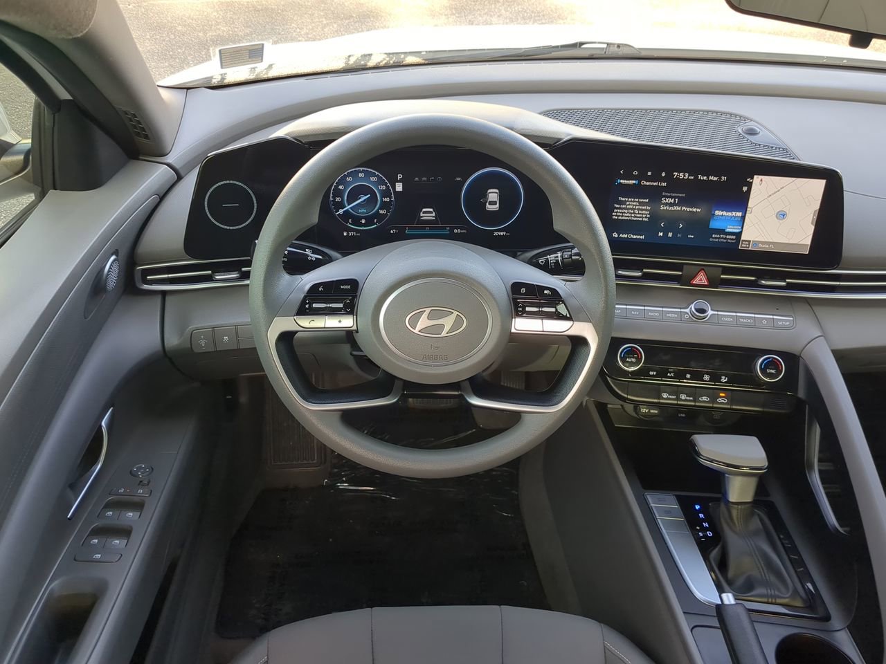 2024 Hyundai Elantra SEL - Photo 14