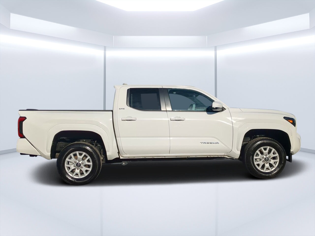 2024 Toyota Tacoma SR5 photo 2