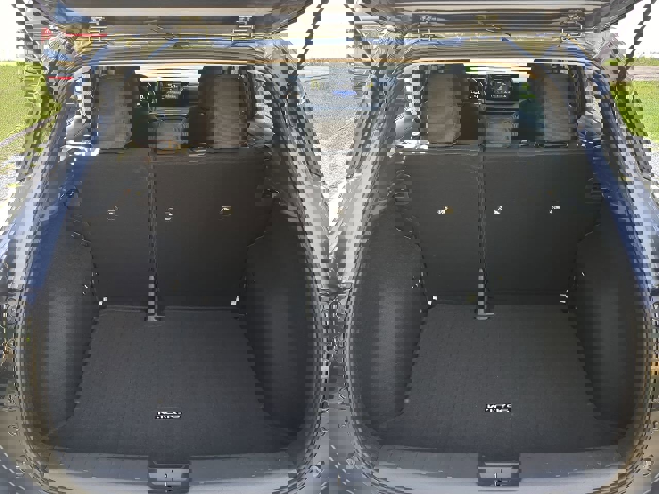 2025 Nissan Kicks S - Photo 13