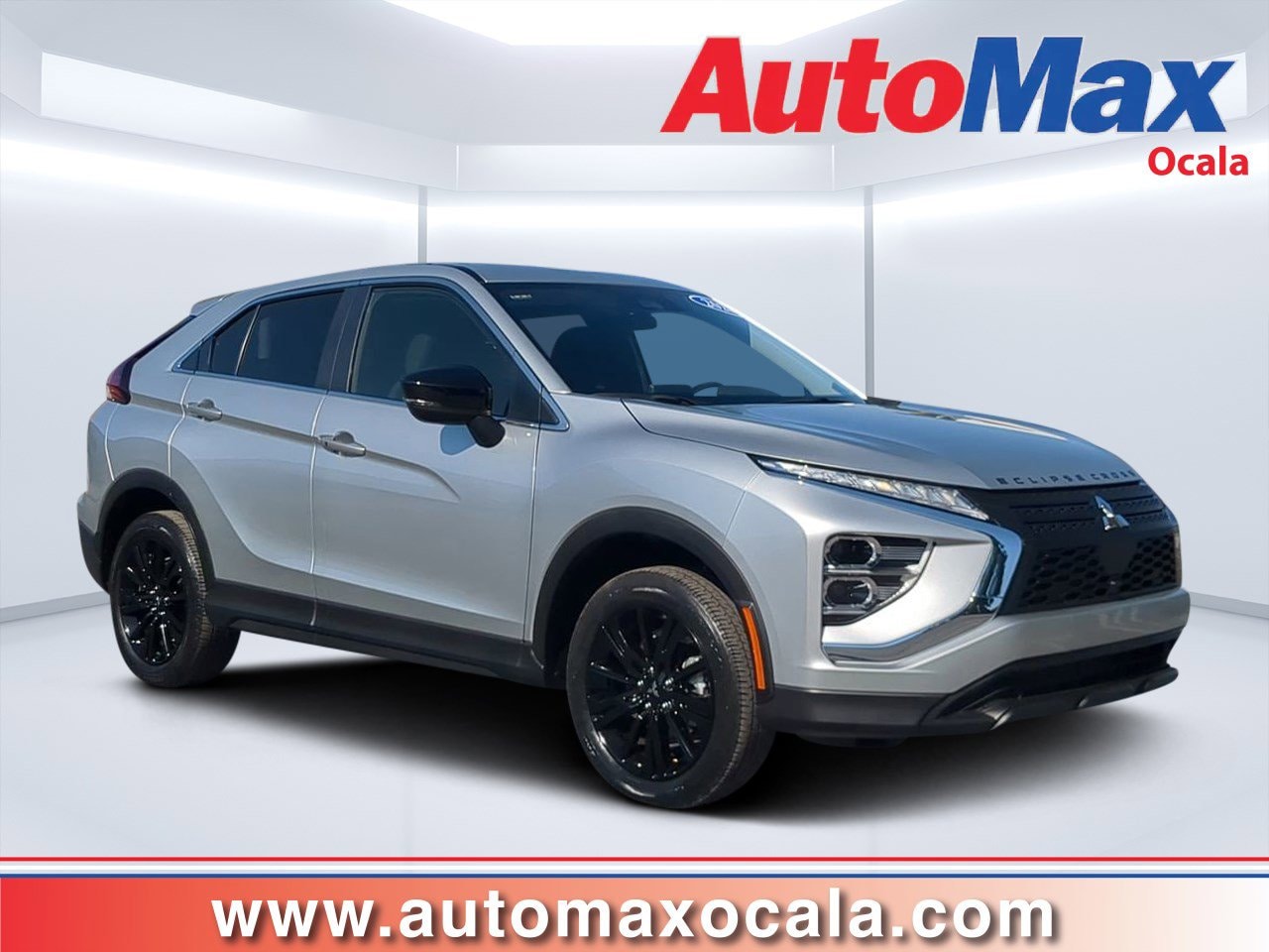 2025 Mitsubishi Eclipse Cross LE's photo