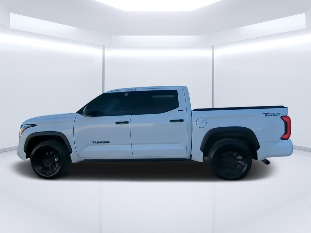 2022 Toyota Tundra SR5 - Photo 6