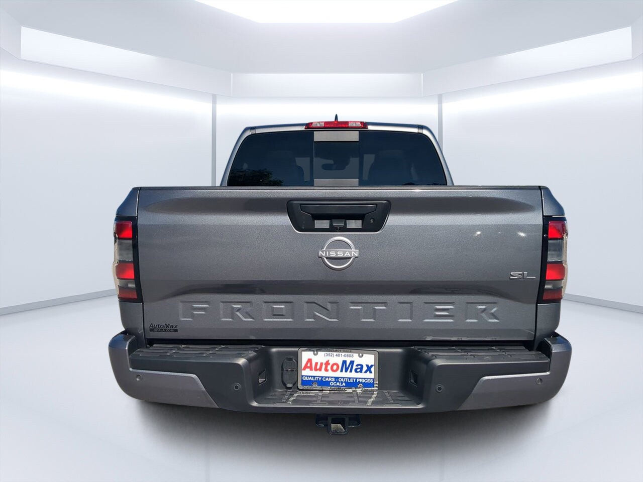 2024 Nissan Frontier SL photo 4