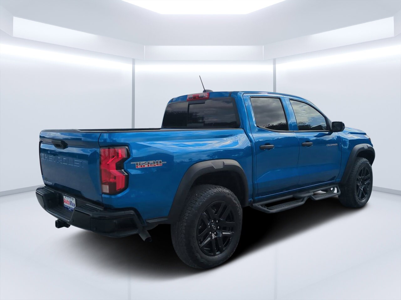 2024 Chevrolet Colorado Trail Boss photo 2
