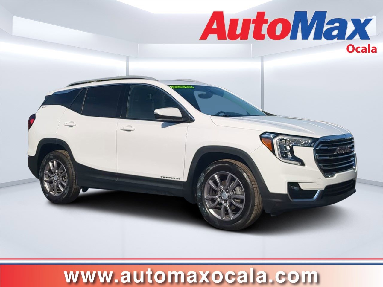 2024 GMC Terrain SLT's photo
