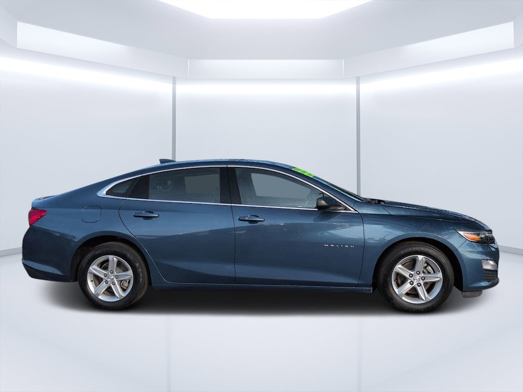 Used 2024 Chevrolet Malibu LT Sedan
