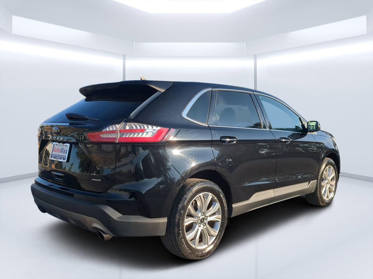 2024 Ford Edge Titanium photo 3