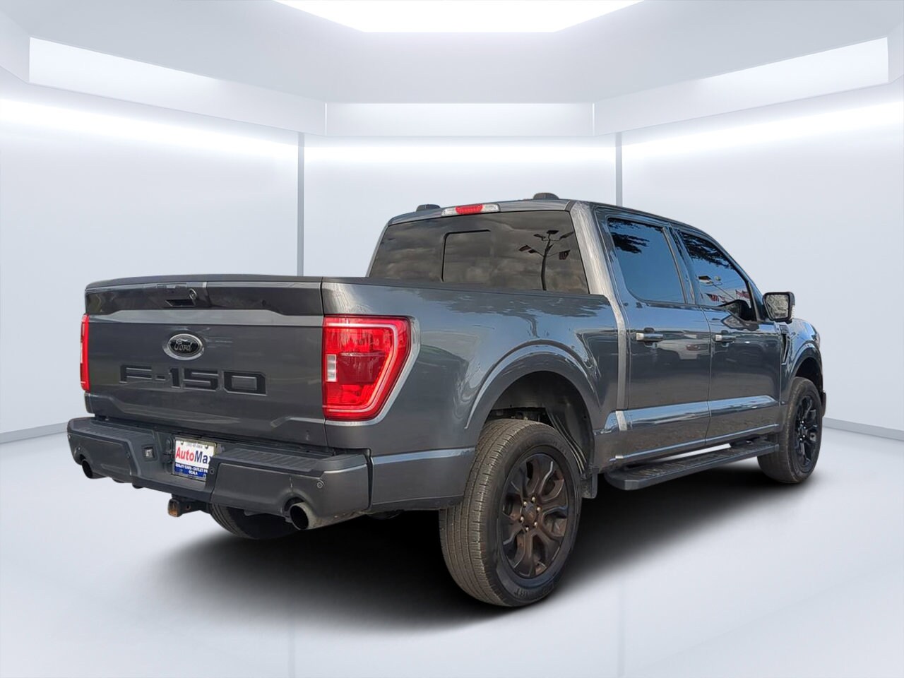 2023 Ford F-150 XLT photo 2