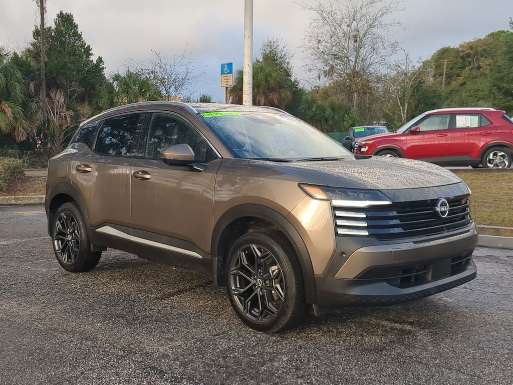 Used 2025 Nissan Kicks SR SUV