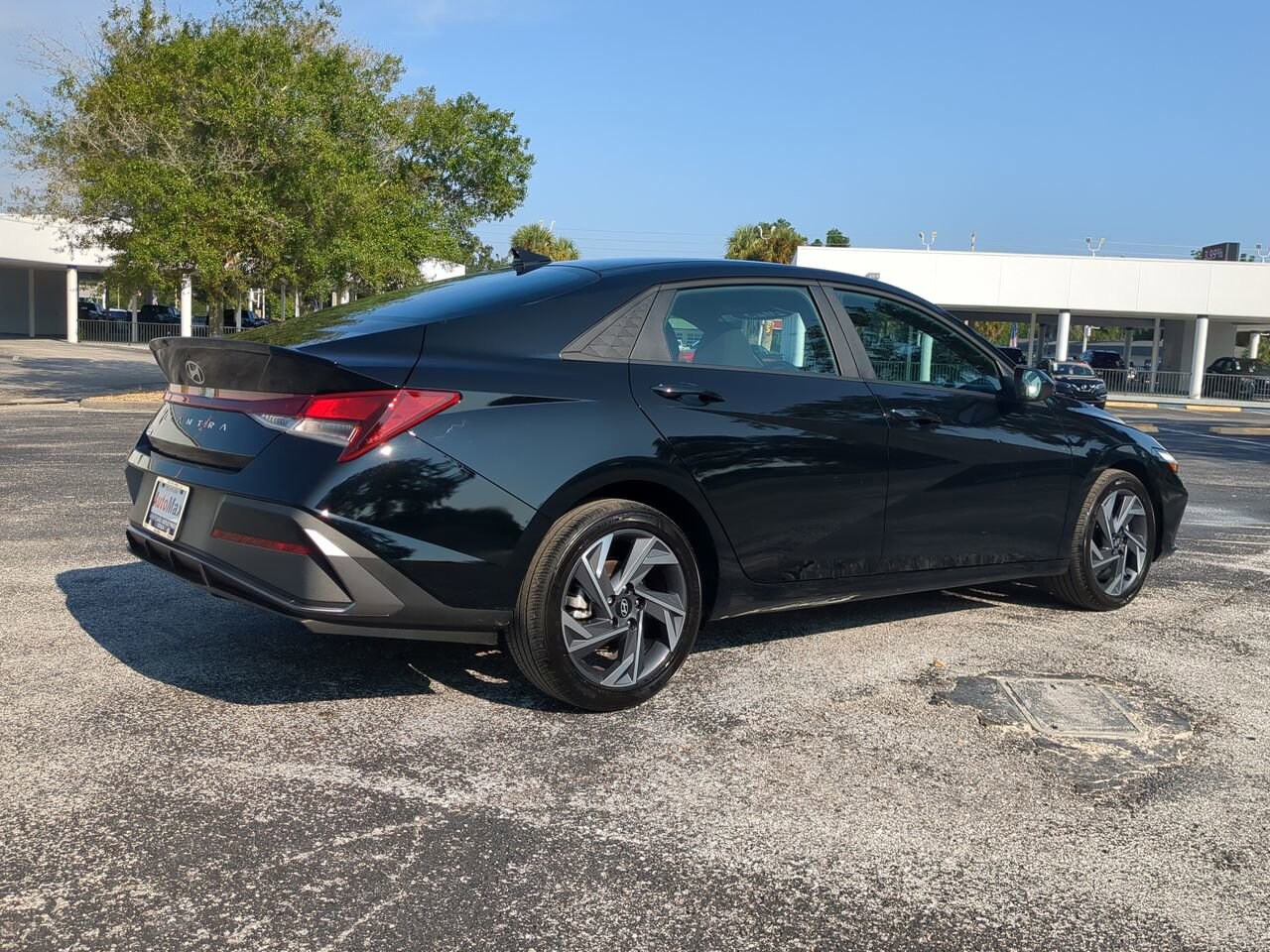 2025 Hyundai Elantra SEL Sport photo 4