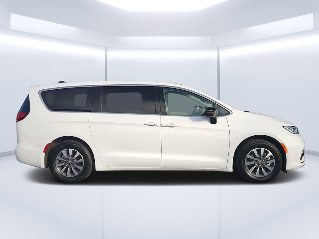 Used 2024 Chrysler Pacifica Plug-In Hybrid Hybrid Select Van Passenger Van