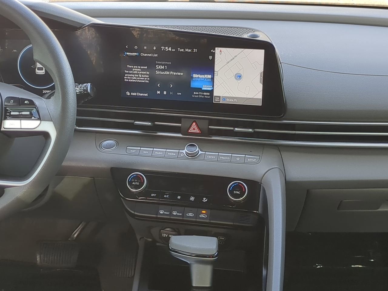 2024 Hyundai Elantra SEL - Photo 16