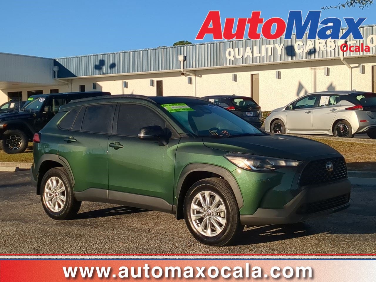 2025 Toyota Corolla Cross LE's photo