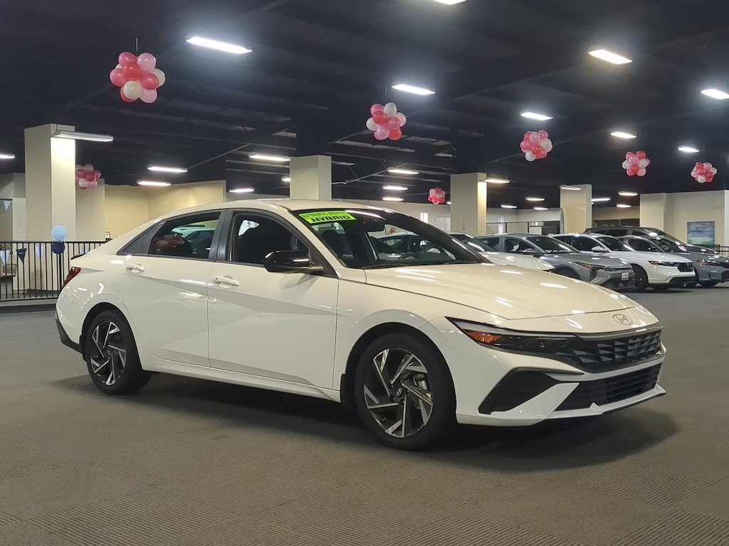 Used 2025 Hyundai Elantra Hybrid SEL Sport Sedan