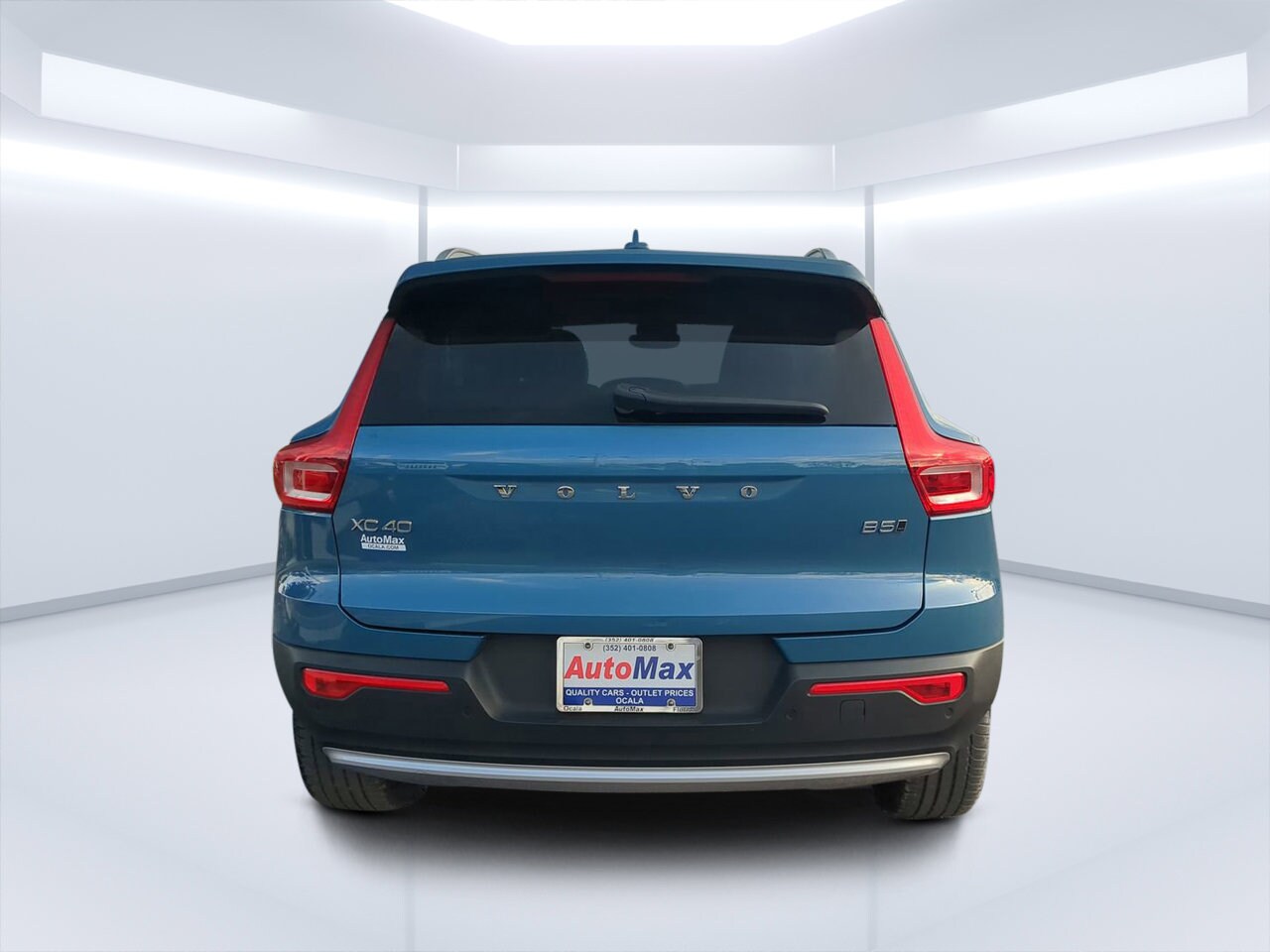 2024 Volvo XC40 Core photo 4