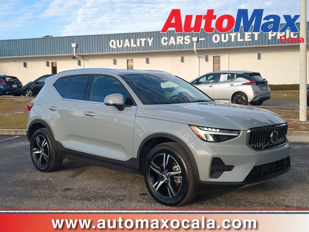 2025 Volvo XC40 Core's photo