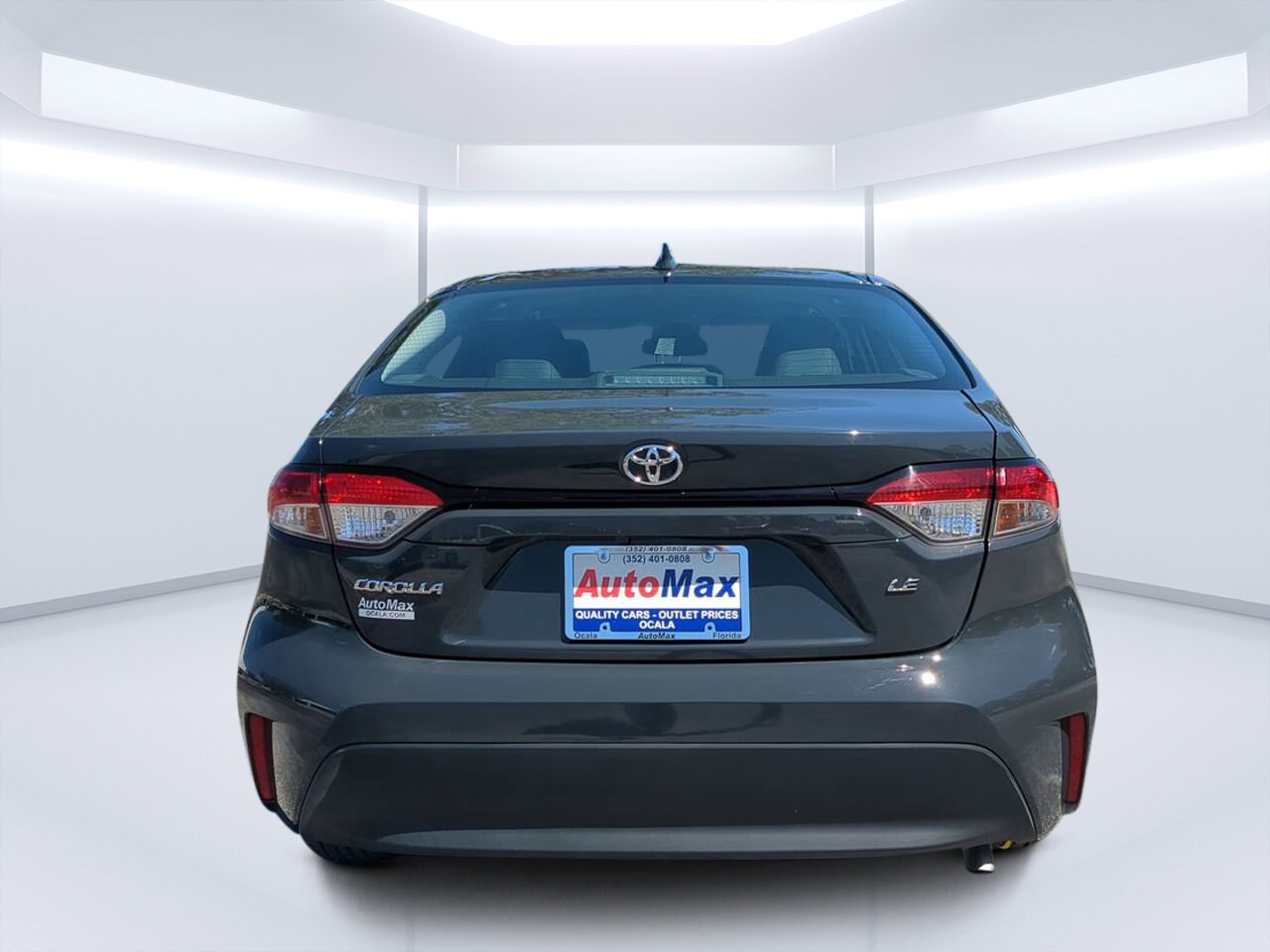 2023 Toyota Corolla LE photo 3