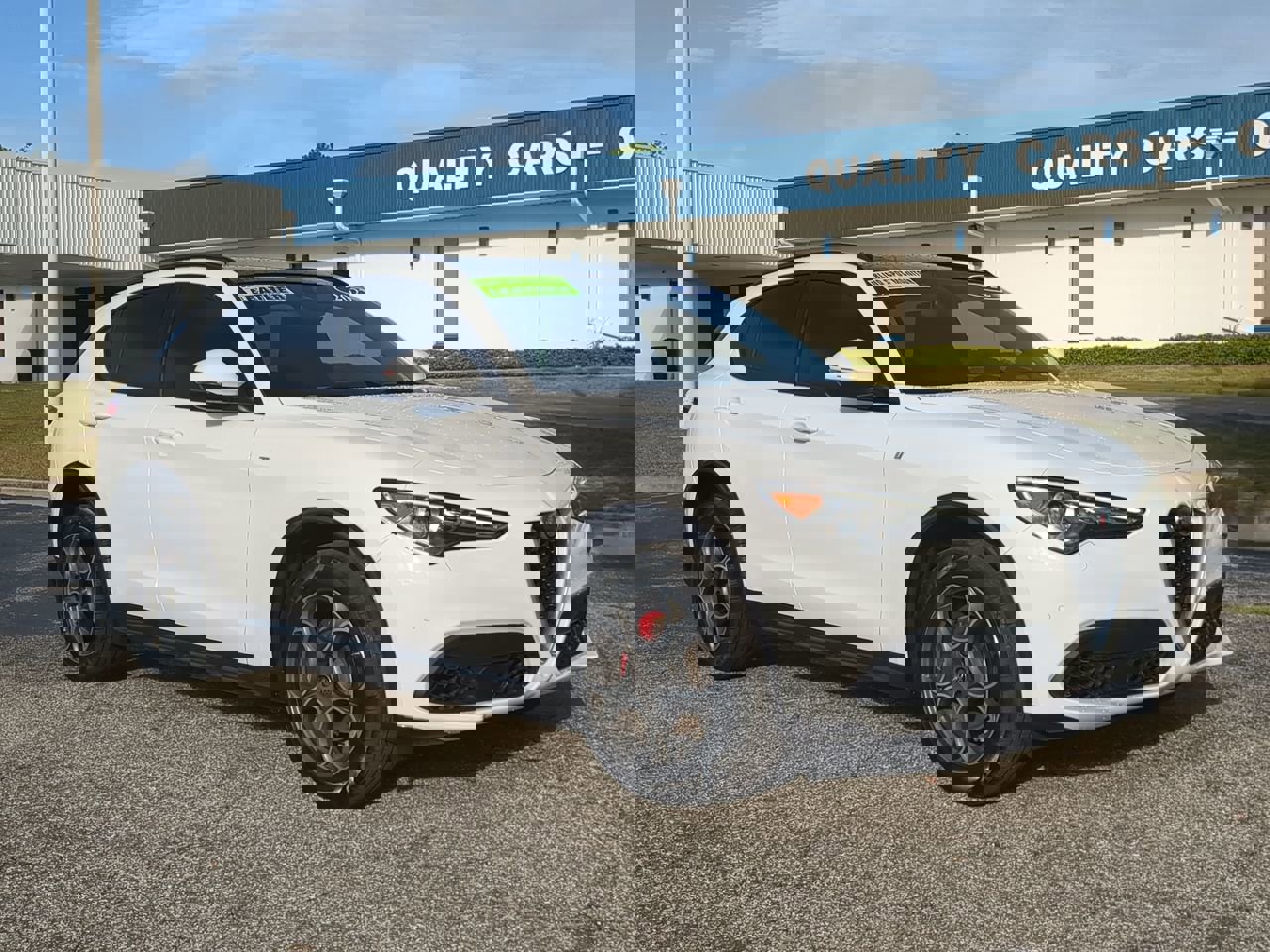 2022 Alfa Romeo Stelvio Ti photo 2