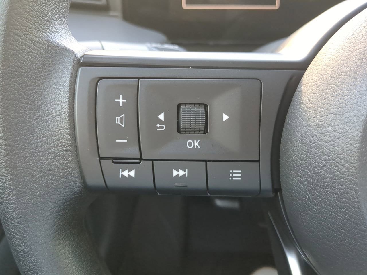 2025 Nissan Kicks S - Photo 23