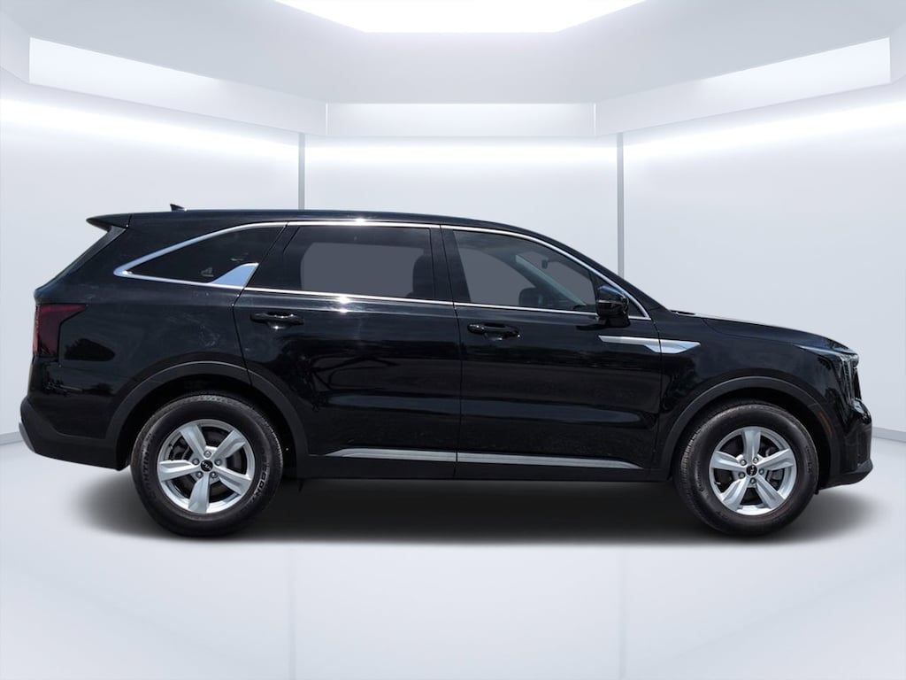 Used 2024 Kia Sorento LX SUV