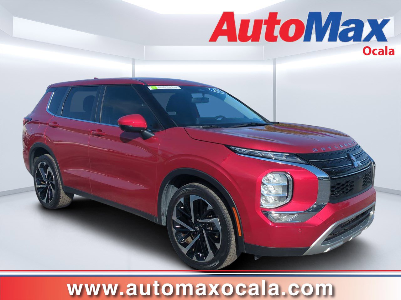 2024 Mitsubishi Outlander SE 2WD's photo