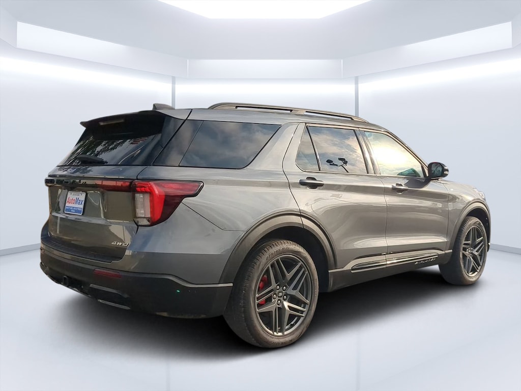 Used 2025 Ford Explorer ST-Line SUV