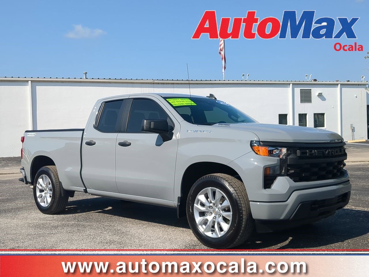 2025 Chevrolet Silverado 1500 Custom's photo