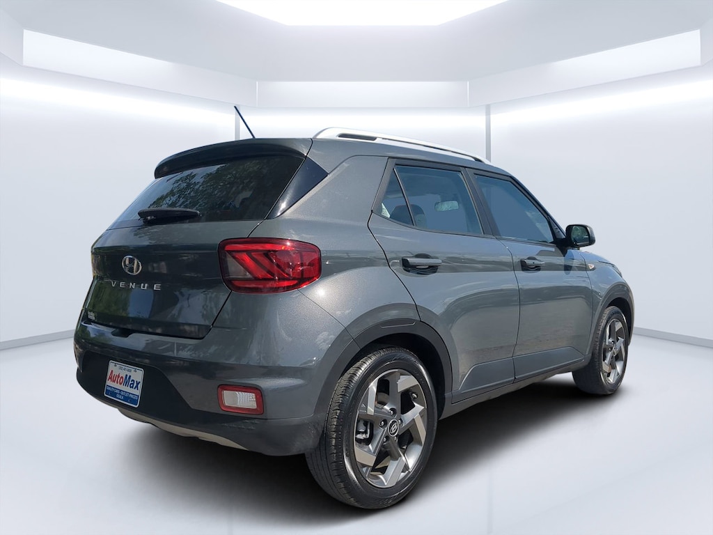Used 2025 Hyundai Venue SEL SUV
