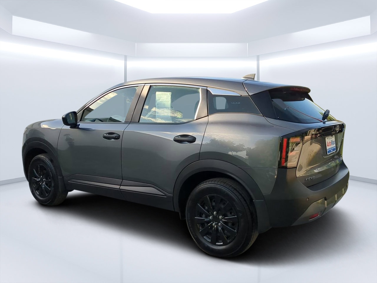 2025 Nissan Kicks S - Photo 6