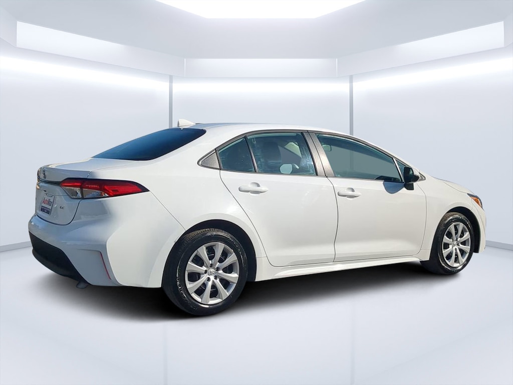 Used 2025 Toyota Corolla LE Sedan