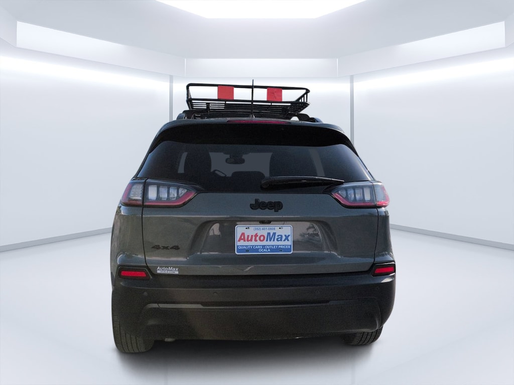 Used 2023 Jeep Cherokee Altitude Lux SUV