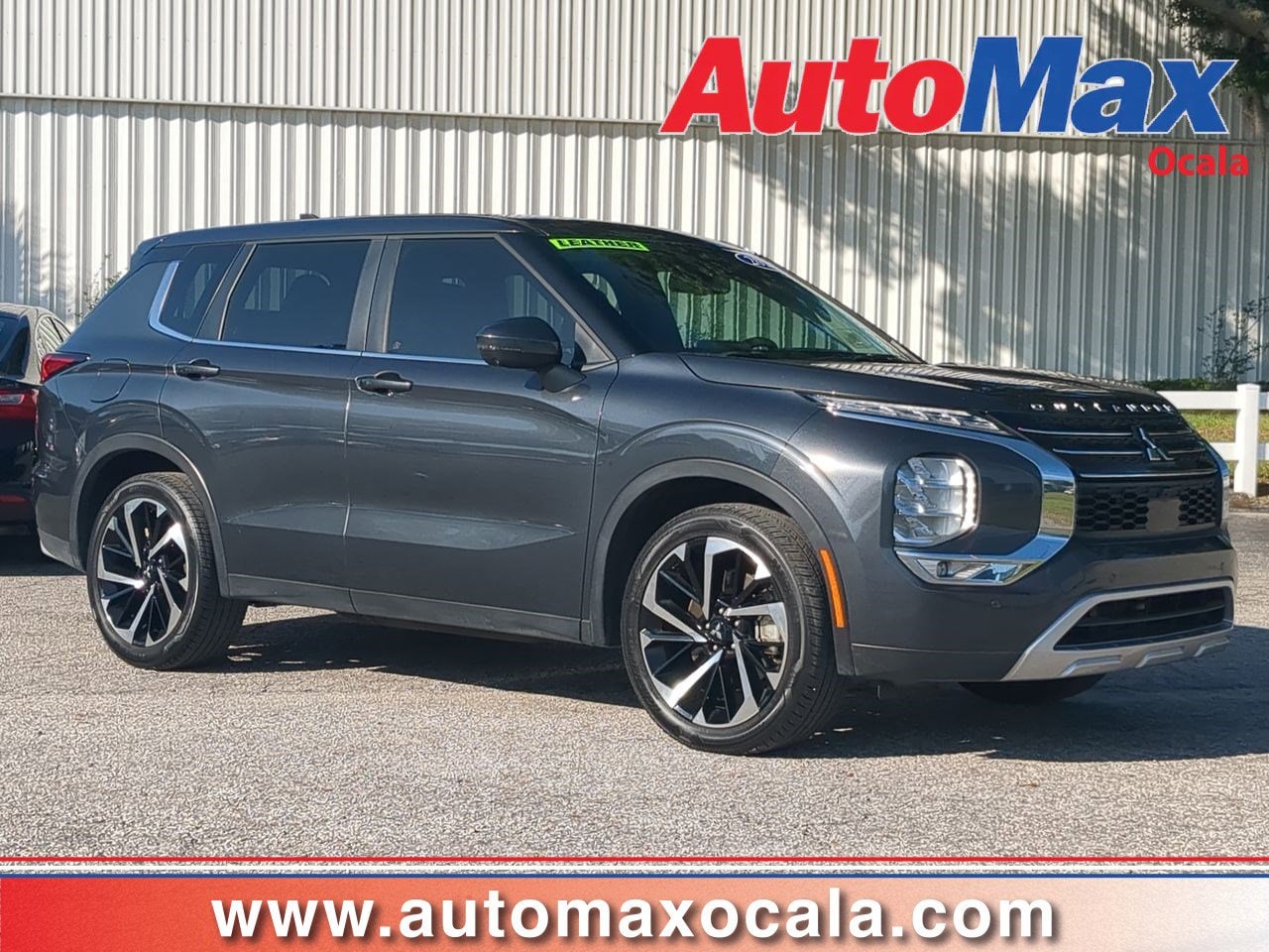 2024 Mitsubishi Outlander SE 2WD's photo