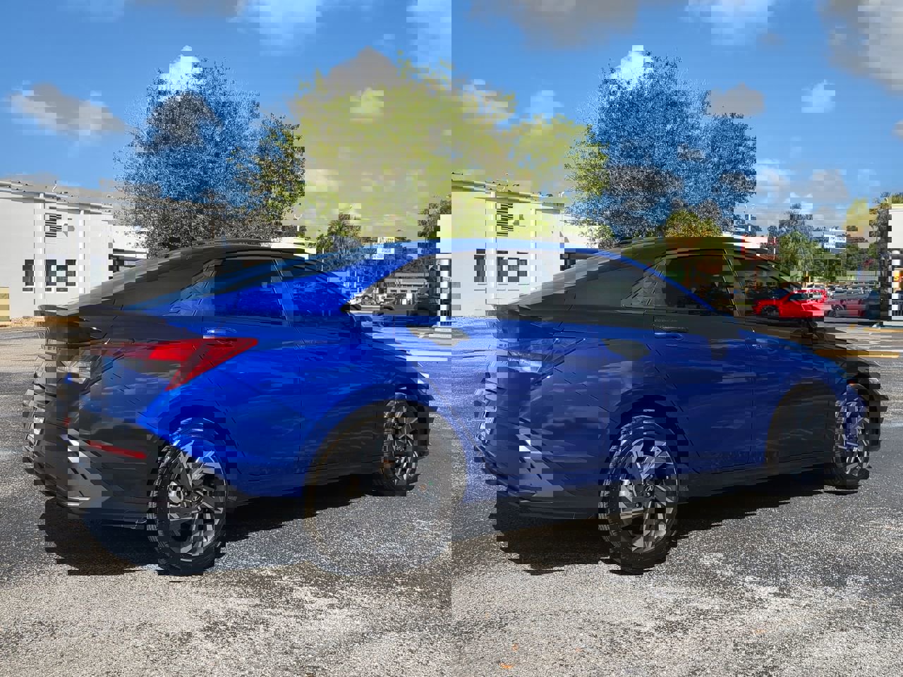 2025 Hyundai Elantra SEL Sport photo 4