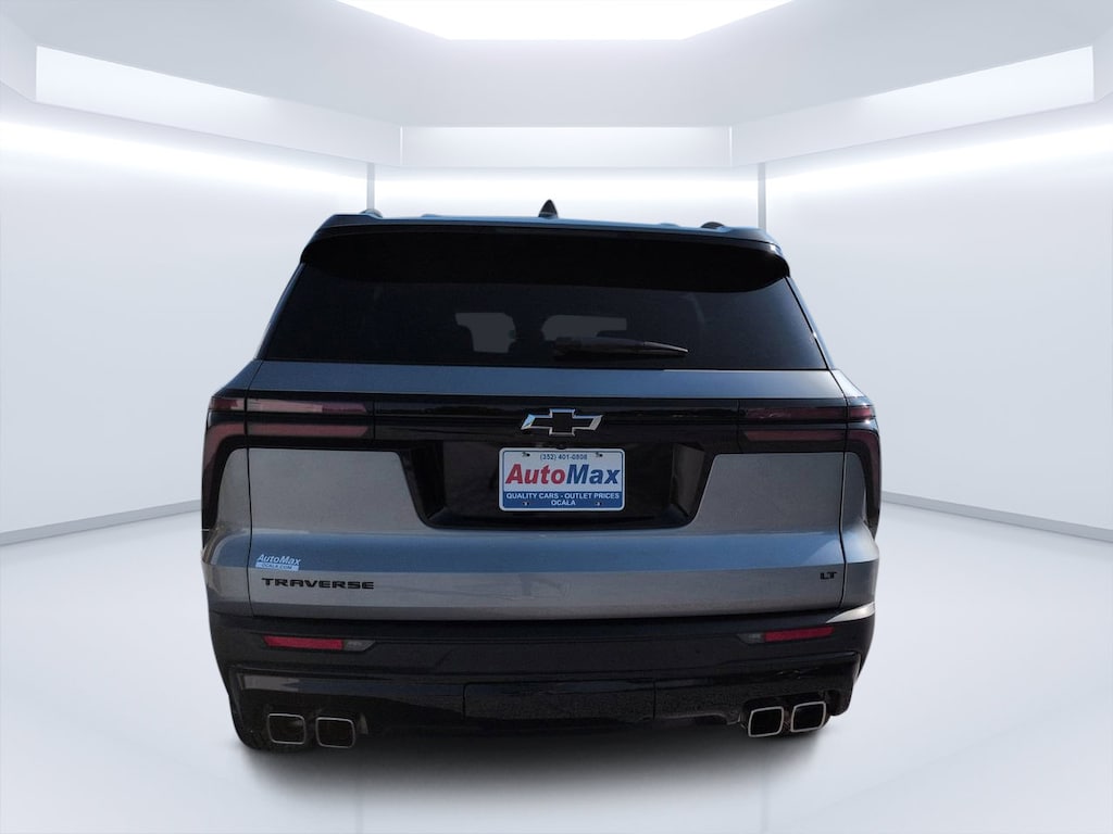 Used 2024 Chevrolet Traverse FWD LT SUV