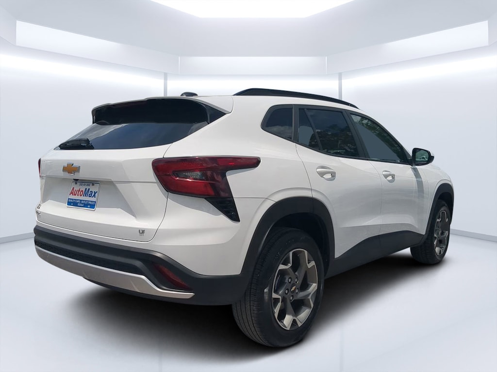 Used 2025 Chevrolet Trax LT SUV