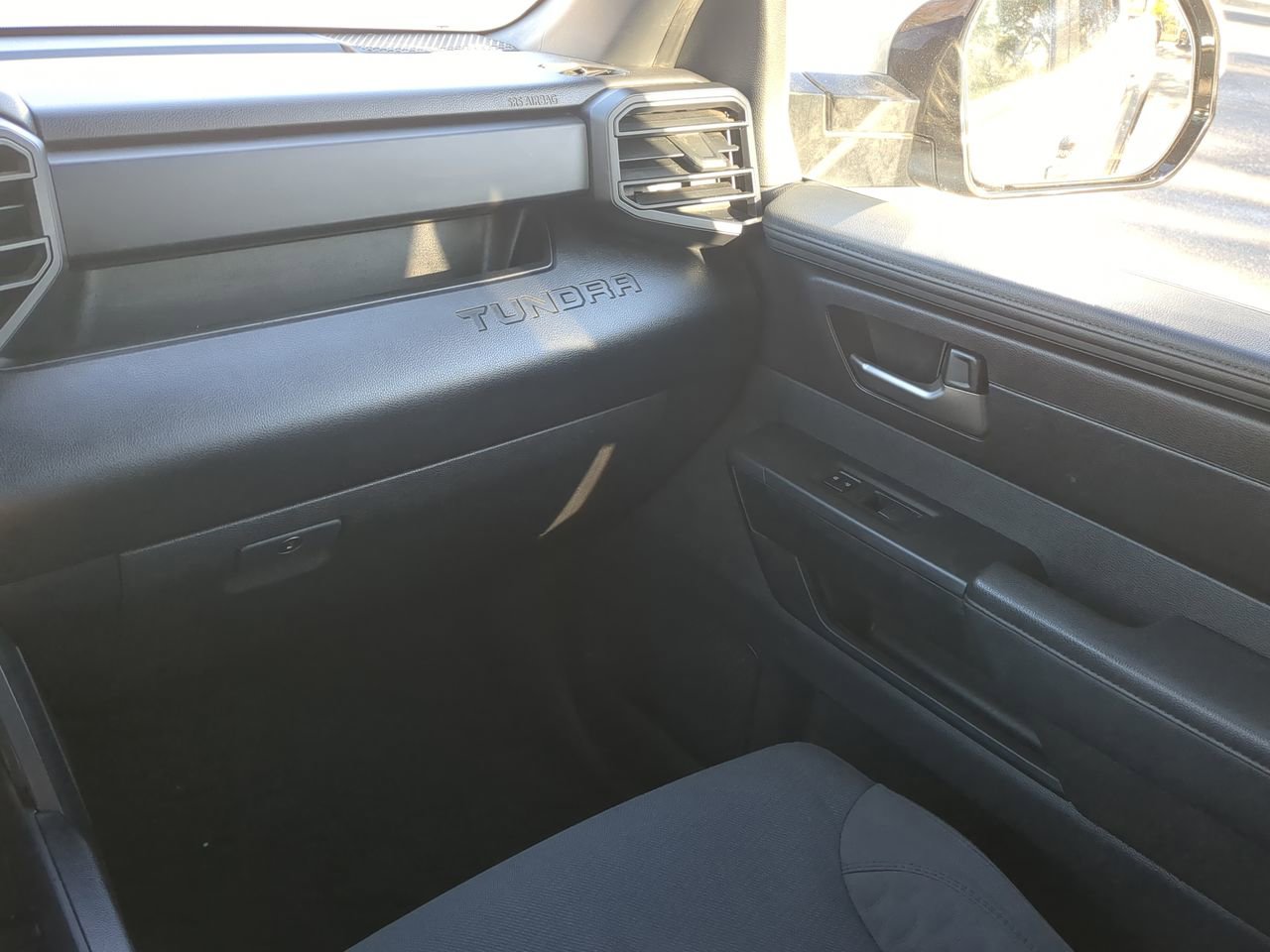 2025 Toyota Tundra SR5 - Photo 16