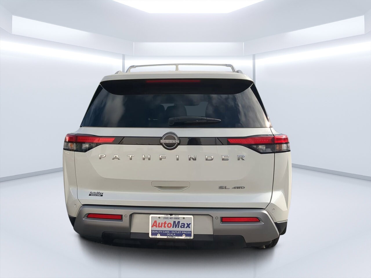 2022 Nissan Pathfinder SL photo 3