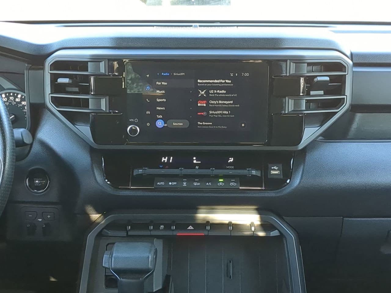 2025 Toyota Tundra SR5 - Photo 17