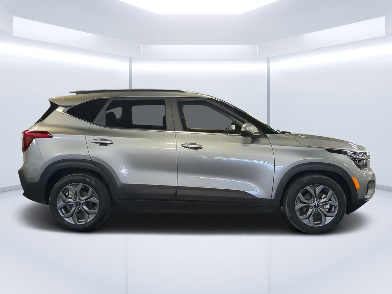 2024 Kia Seltos S X-Line photo 2