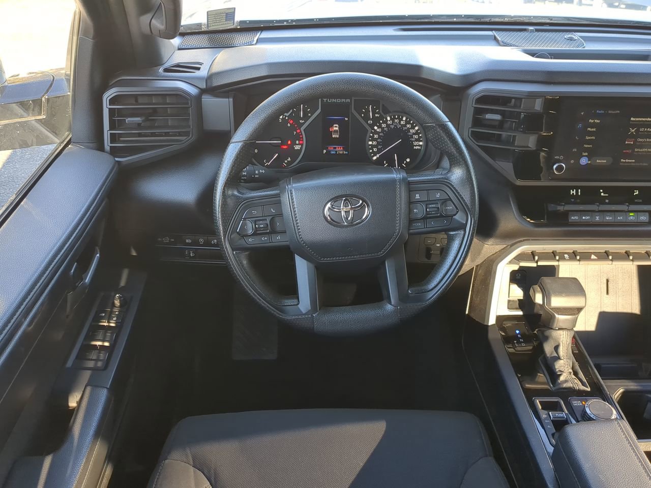2025 Toyota Tundra SR5 - Photo 15