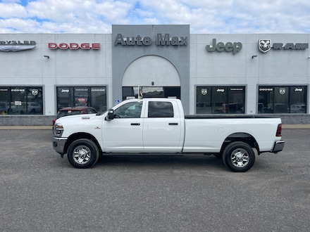 2026 Ram 2500 TRADESMAN CREW CAB 4X4 8' BOX Pickup