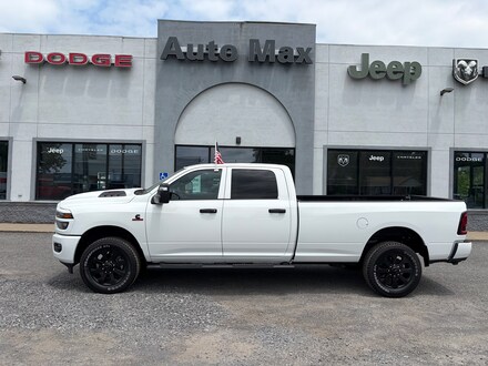 2026 Ram 2500 BLACK EXPRESS CREW CAB 4X4 8' BOX Pickup